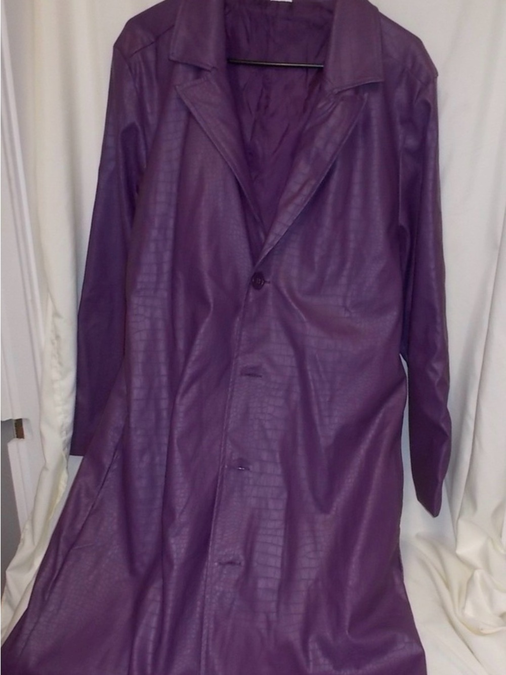 Spirit Halloween Suicide Squad
Joker Purple Croc Embossed
Trench Coat Small